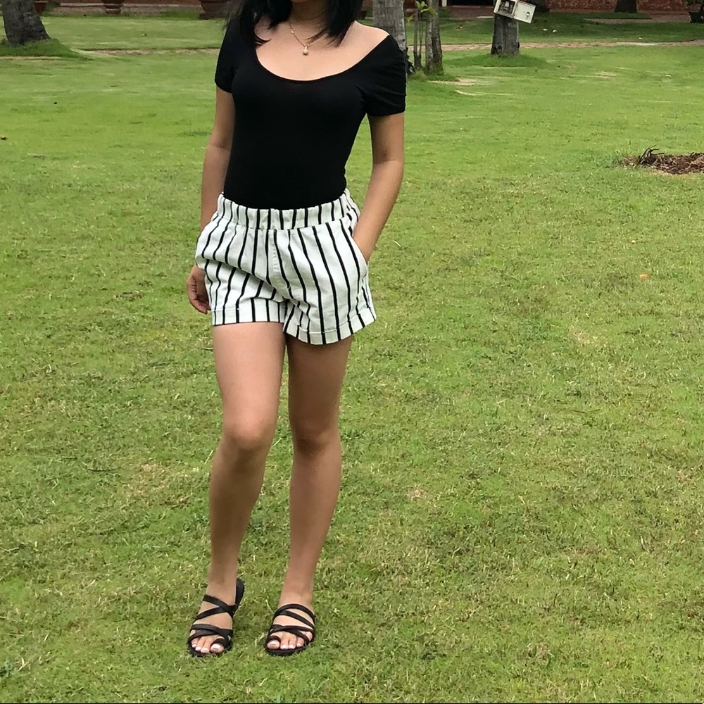 Stripped Shorts